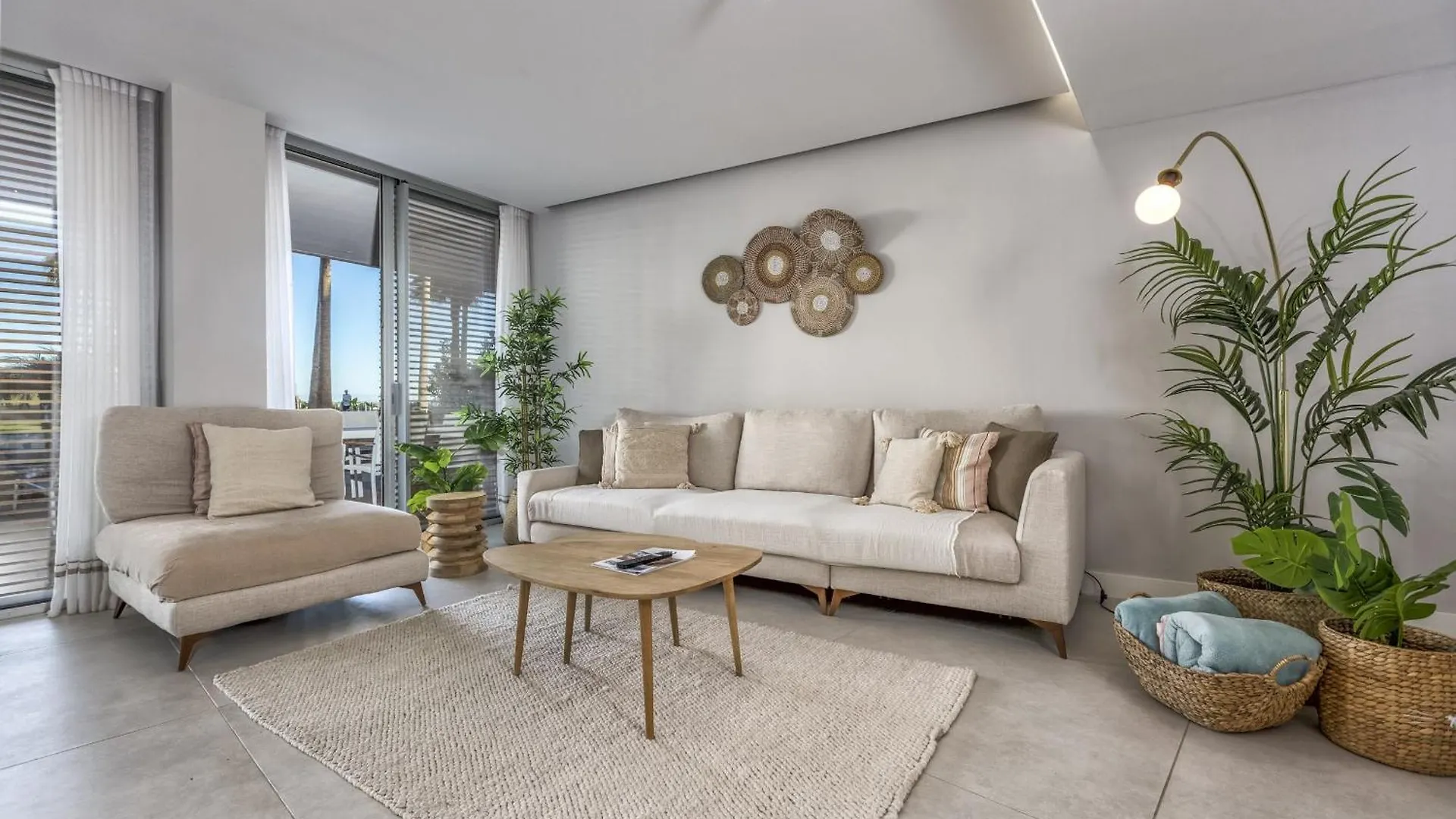 Vivi Homes - Alessio Pool, Sauna, Spa, Gym & Beach Estepona