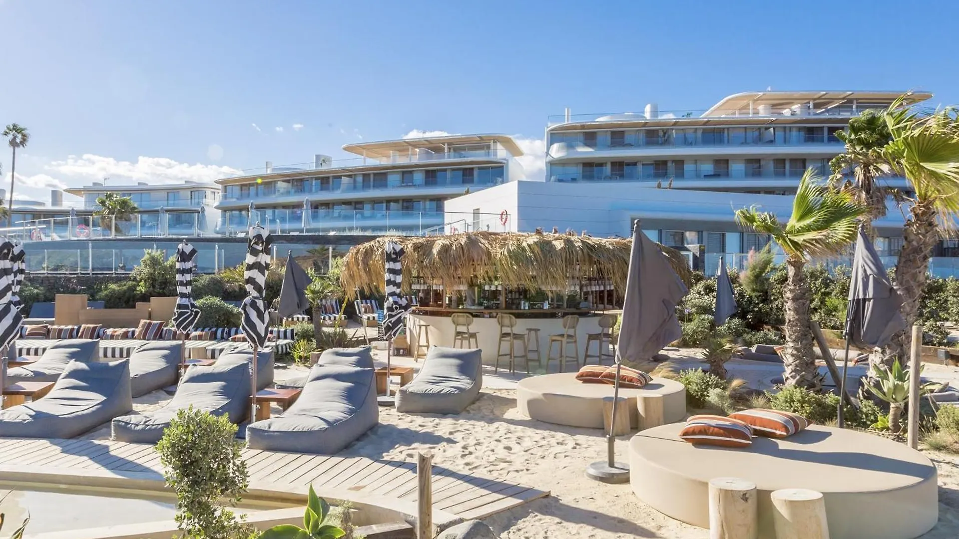 Vivi Homes - Alessio Pool, Sauna, Spa, Gym & Beach Estepona Spain